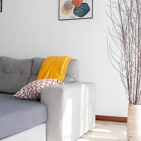 Apartamento Espacioso Cerca De La Playa Con Aire Acondicionado Apartment *
